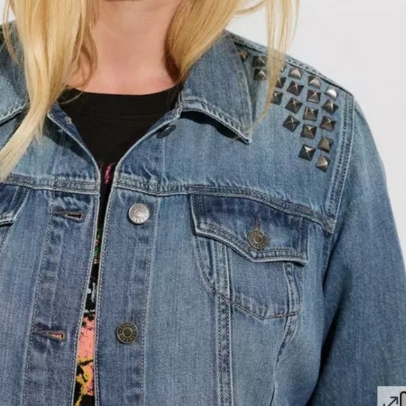 Torrid Studded Blue Denim Trucker Jacket Sz 3X - Picture 3 of 13